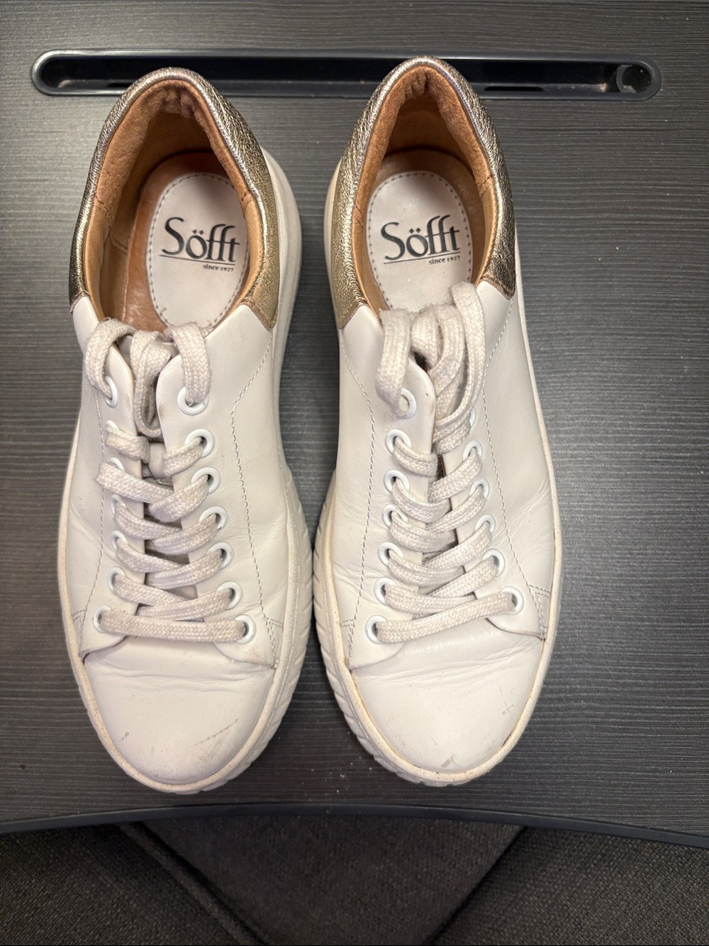 Sofft White Leather Low-Top Sneakers with Gold Heel - Picture 2 of 5